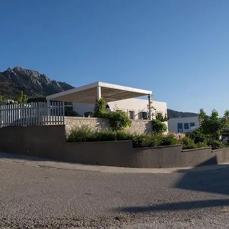 Elia House *